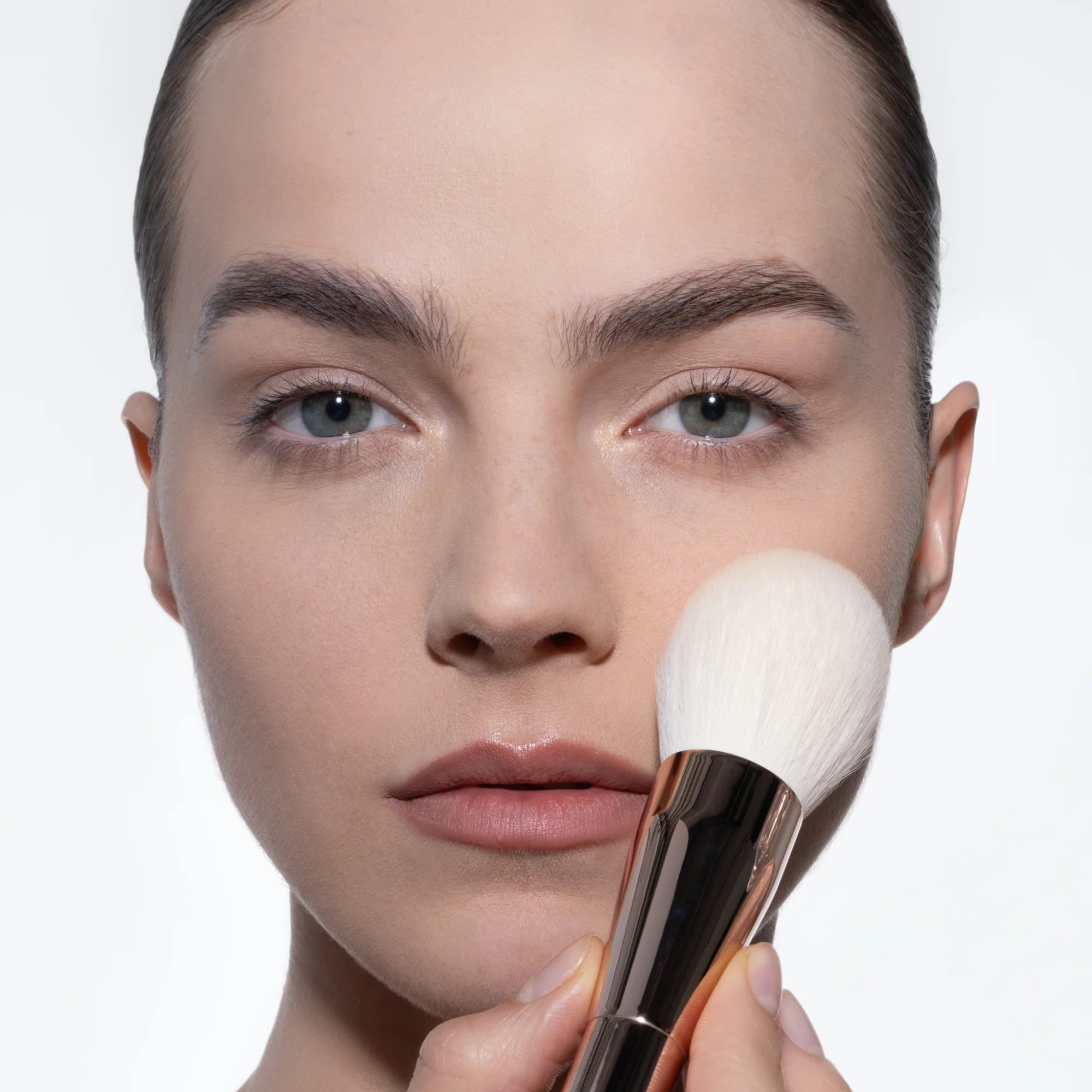 HY-GLAM POWDER BRUSH - מברשת פודרה היי-גלאם - Image 4