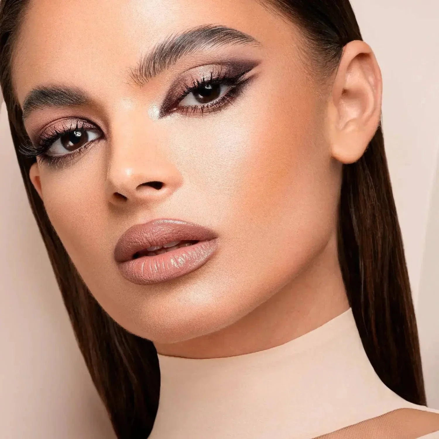 I NEED A NUDE EYESHADOW PALETTE - פלטת צלליות לעיניים איי ניד אה ניוד - Image 5