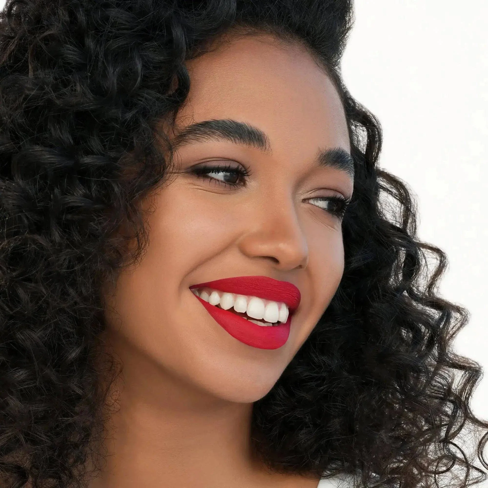 I NEED A ROUGE MATTE LIQUID LIPSTICK - שפתון נוזלי מאט איי ניד אה רוג' - Image 4