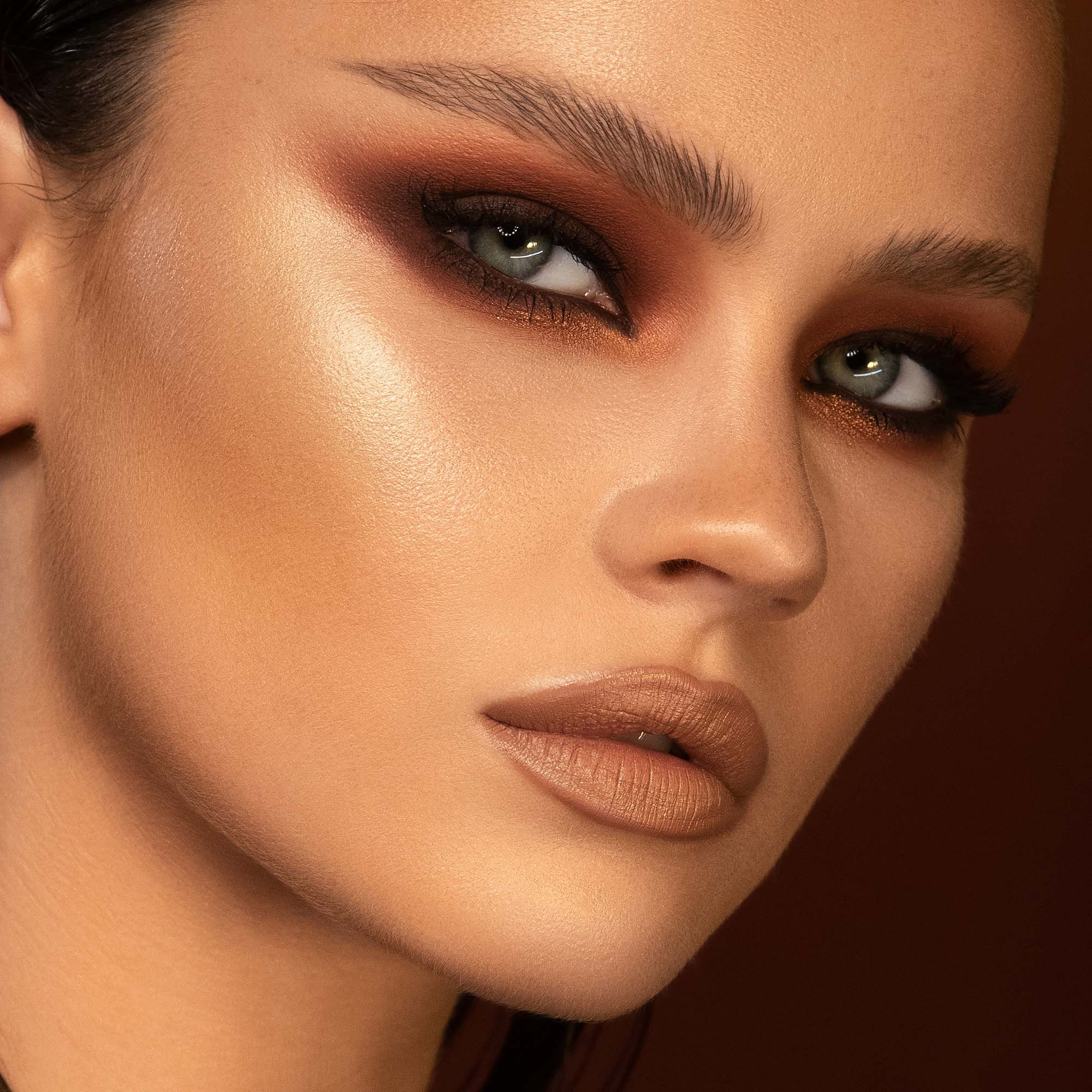 MINI BRONZE EYESHADOW PALETTE - פלטת צלליות לעיניים מיני ברונז - Image 4